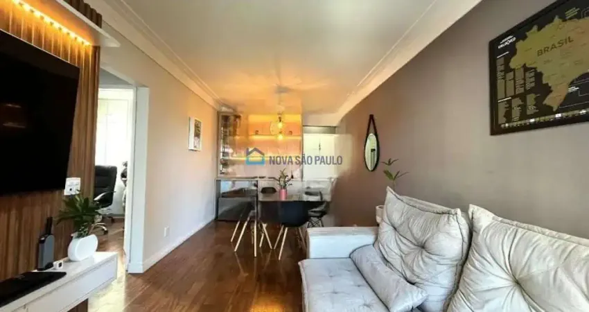 Apartamento 2 dormitórios na Vila Alexandria