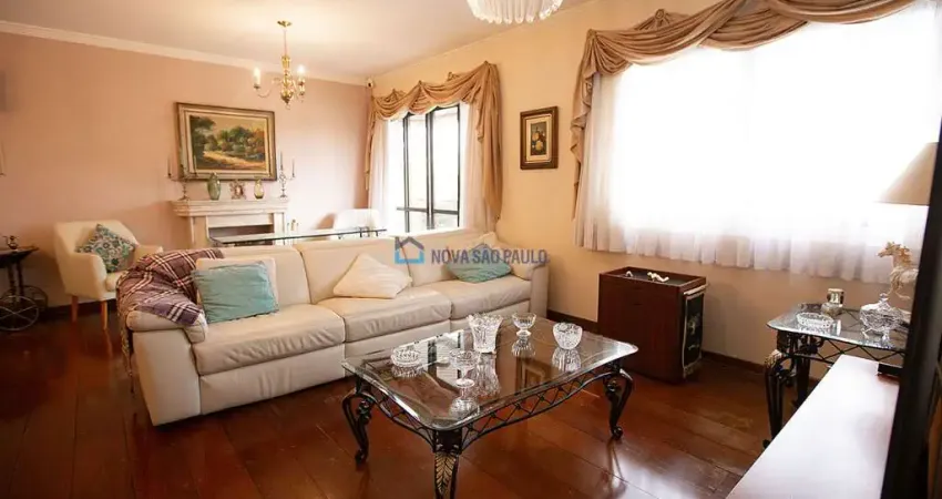 Apartamento à venda com 3 dormitórios, 4 vagas no bairro Jardim da Saúde em SP