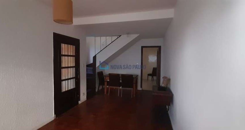 Sobrado com Quintal e Churrasqueira na Vila Mariana 3 quartos (1 Suíte)!