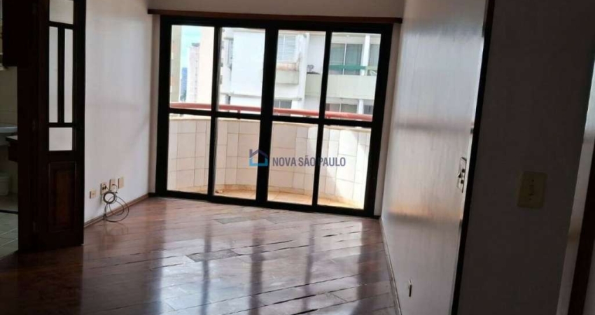 Brooklin Apartamento p/ Venda, 2 dormitórios, 1 suíte, varanda. 1 Vaga. Lazer.