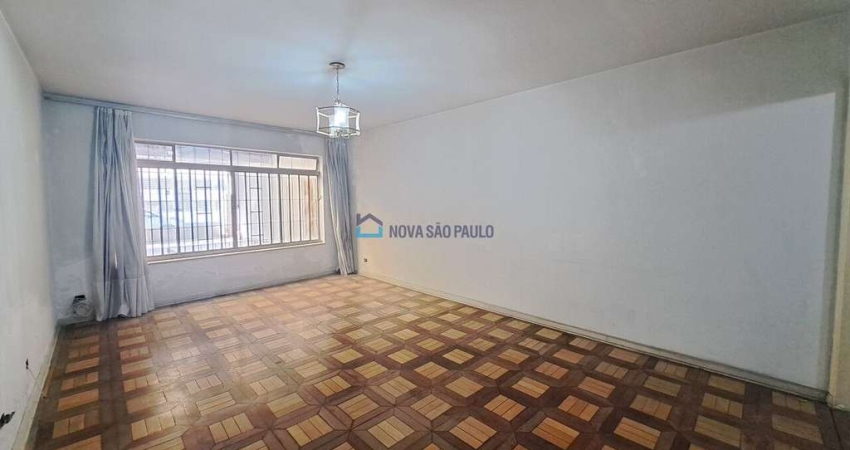 Sobrado à venda no bairro Mirandópolis com 3 dormitórios