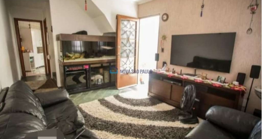 Sobrado 72 m² à venda na Vila Campestre com 2 quartos, 2 banheiros e 2 vagas de garagem