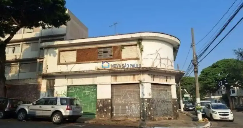 Sobrado de esquina no Jardim Aeroporto com área residencial e comercial