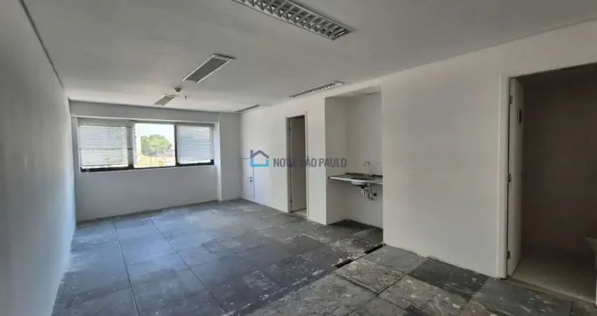Sala Comercial Próximo a estação do Metrô Conceição