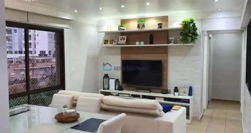 Apartamento a venda em Ipiranga . 3 dormitórios . (1suíte) . 2 banheiros .  2 vagas . depósito