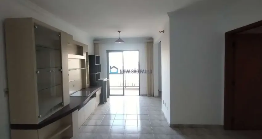 Apartamento à venda, 89m² na Saúde com 2 dormitórios, 1 suíte e 2 vagas.