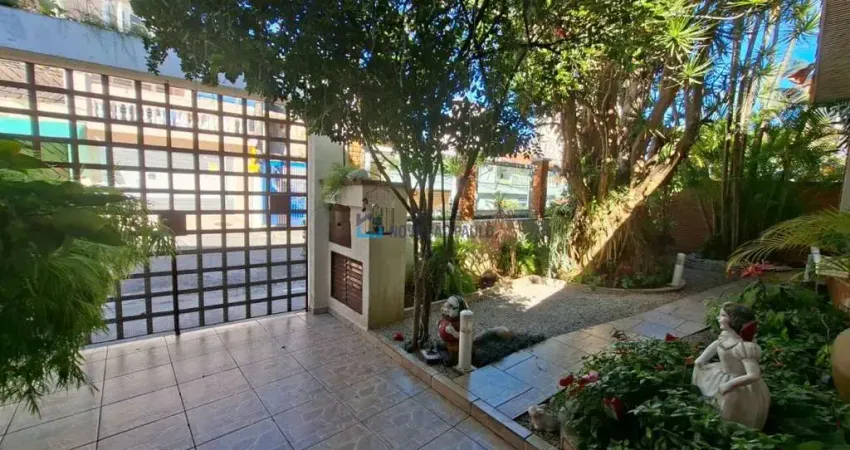 Casa térrea à venda em Mirandópolis com 2 dormitórios e 5 vagas de garagem.