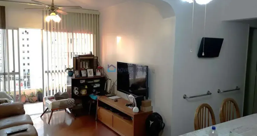 Amplo apartamento à venda, próximo a Estação Saúde.
