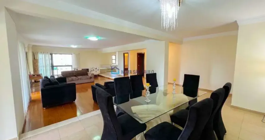 Apartamento à venda, com 374m², 4 suítes, lareira, sacada gourmet, 5 vagas, na Vila Mariana.