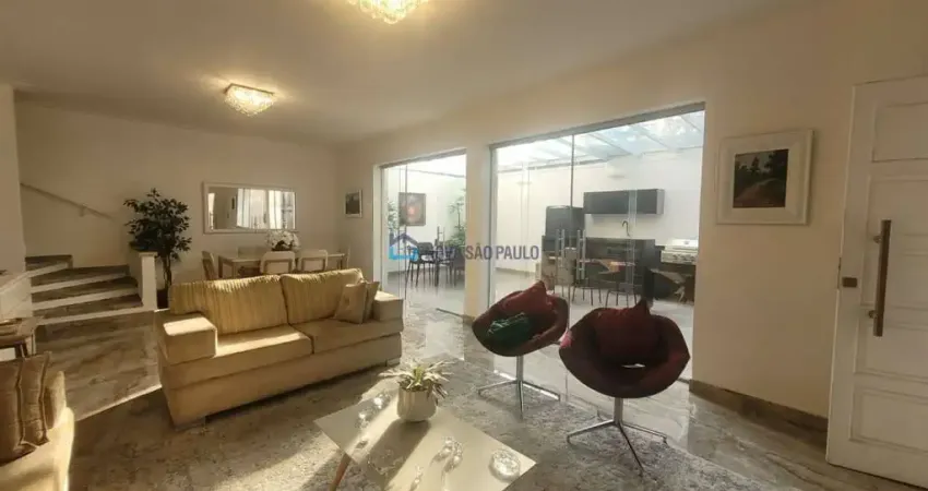 Sobrado em rua particular no Planalto Paulista Portão fechado ! Segurança e exclusividade.