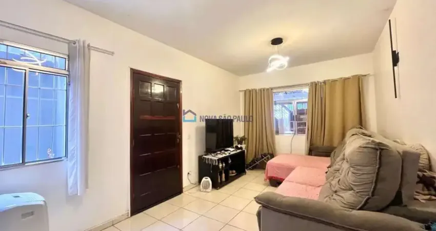 Casa para venda na vila camprestre com 4 quartos, sendo 02 suítes e 02 vagas de garagem.