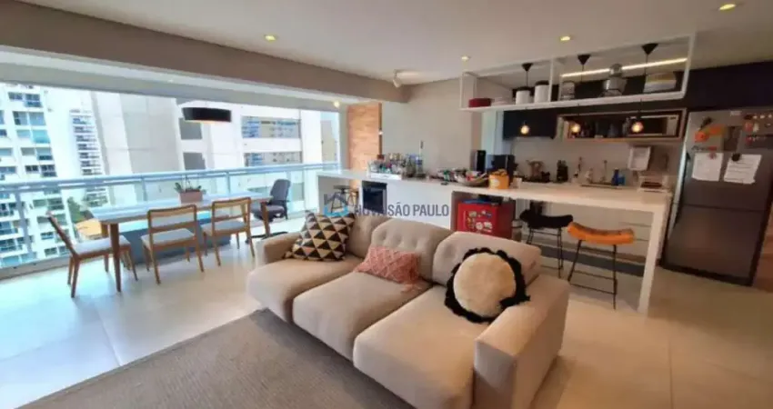 Apartamento à venda na aclimação, 2 dormitórios, 2 vagas livres e fixas.