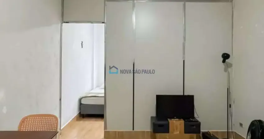 Kitnet na rua joão de carvalho - centro/liberdade - são paulo