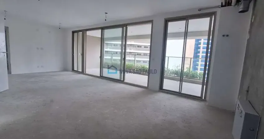 Apartamento de alto padrão em moema com interiores assinados versace home