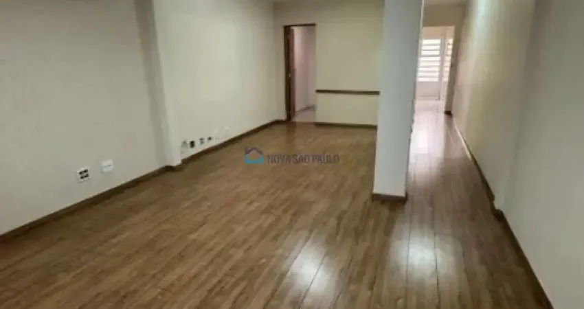 Casa com 3 quartos à venda na Rua dos Heliotrópios, --, Mirandópolis, São Paulo