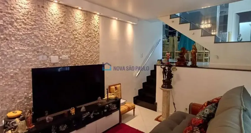 Sobrado recém reformado com 3 quartos (1 suíte) e 1 vaga grande perto do metrô saúde!