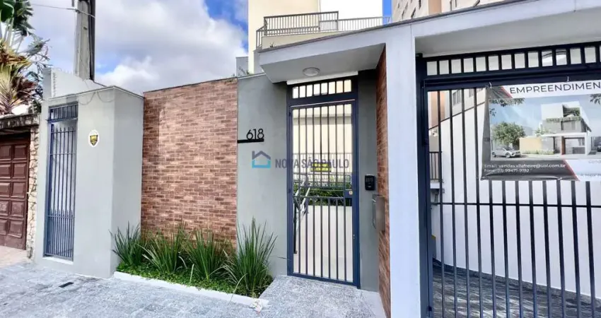 Triplex 101m²- condomínio fechado - 3 suítes, 2 vagas, ponto elétrico para carro, depóstio, varanda.