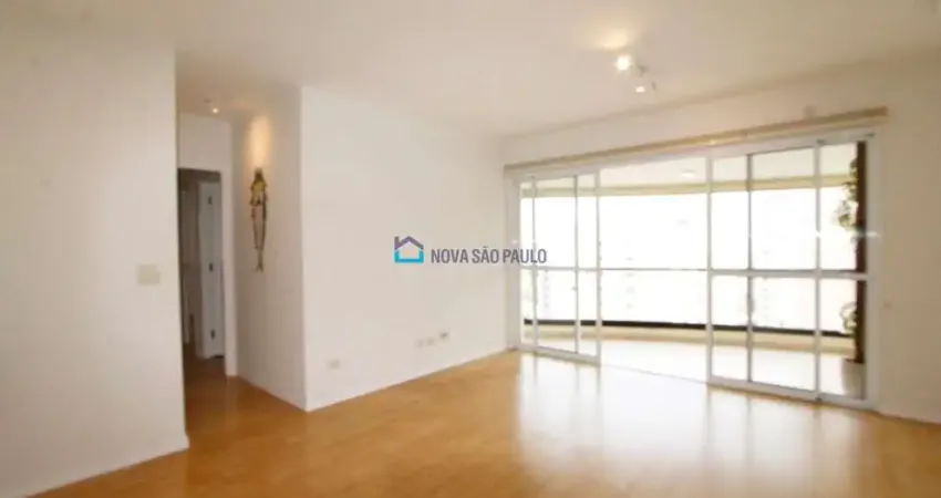 Apartamento de 04 dormitórios, 2 suítes próximo ao metrô saúde.
