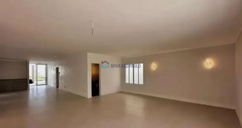 Sobrado a venda no brooklin totalmente reformado 4 suítes 6 vagas quintal enorme com churrasqueira!!