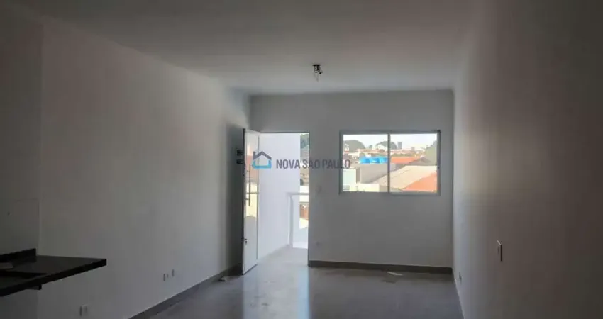 Sobrado com1 dormitório e vaga de garagem próximo à avenida santa catarina