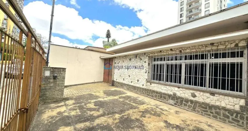 Casa térrea com 410m de terreno, 3 dormitórios, 10 vagas de garagem no jardim da saude.