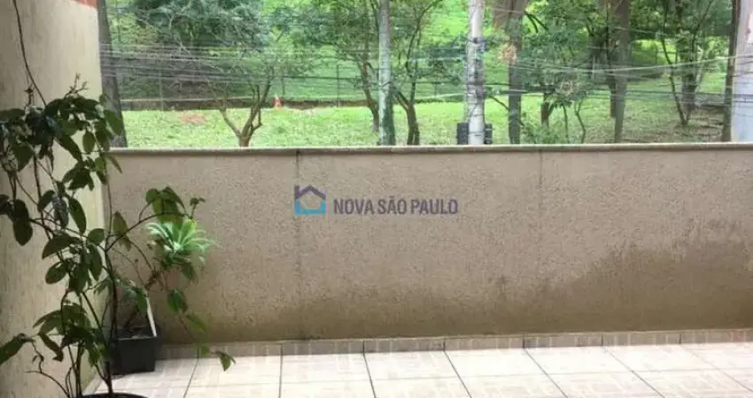 Casa à venda próximo ao metrô jabaquara com 2 quartos e 1 vaga.