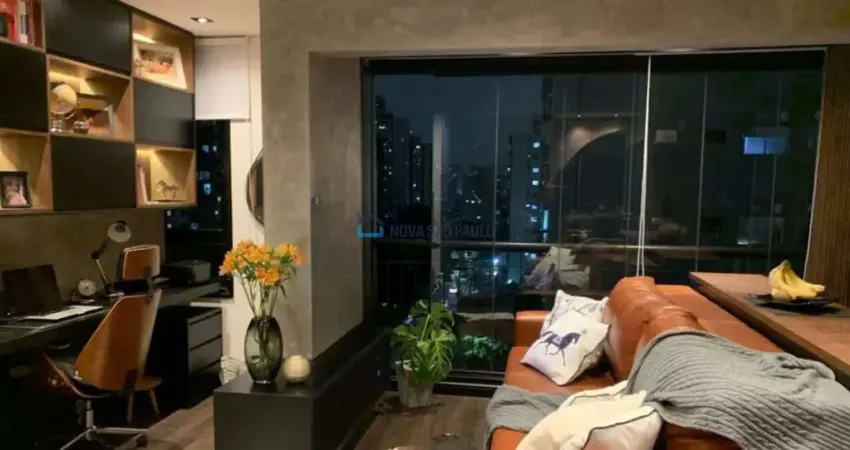 Apartamento duplex à venda com 63m², 1 suíte, 1 vaga, próximo ao metrô praça da árvore.