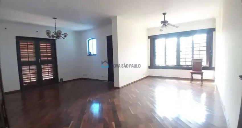 Casa com 3 quartos à venda na Rua Nicolau Zarvos, --, Parque Jabaquara, São Paulo