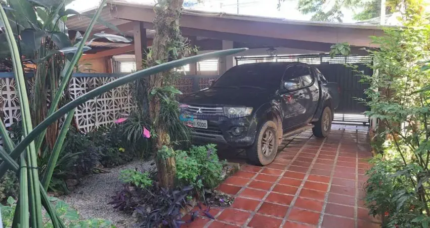 Sobrado à venda com 250 m², com 3 amplos dorms, com edícula ao fundo e vaga para 2 carros, brooklin.