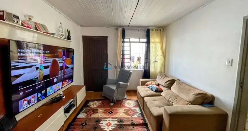 Casa térrea com 2 quartos, localizado na região da vila guarani.