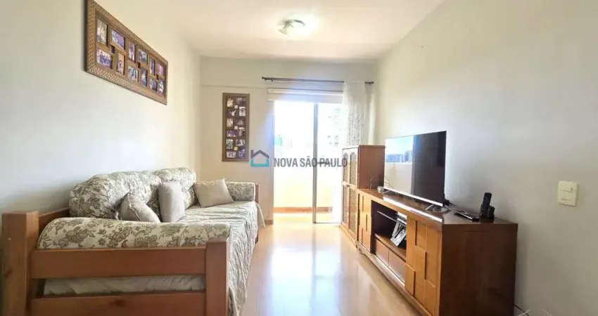 Apartamento de 50mts de 1 dormitório e 1 vaga livre no Metrô Saúde.