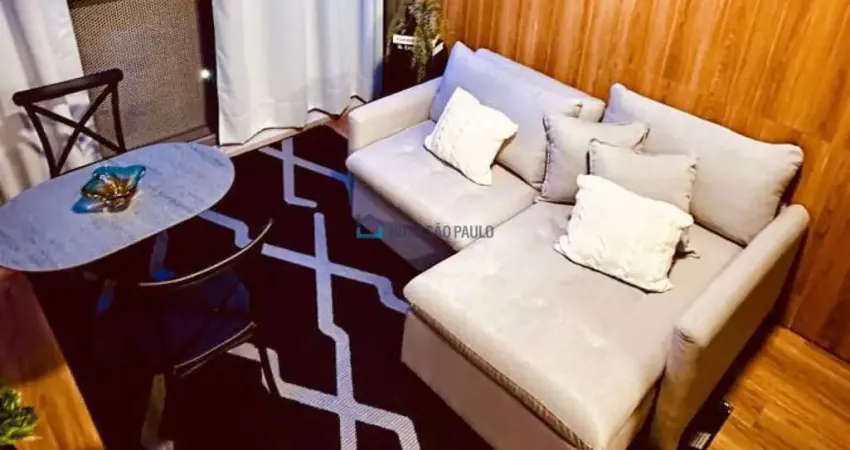Studio 40 m² mobiliado com mezanino, próximo ao metrô Moema, ideal para investimento