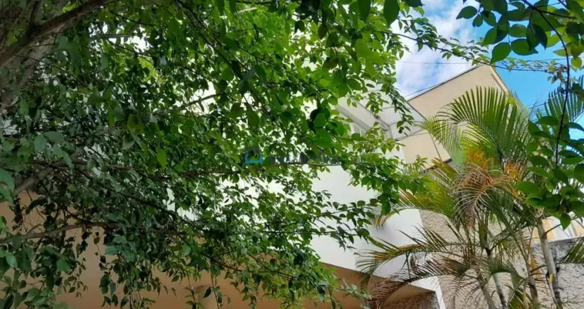 Casa térrea Bairro Jabaquara. Vago. 340m² terreno. 3 dormitórios. 3 vagas.