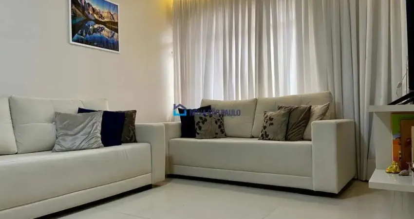 Sobrado à venda no Jardim Oriental com 3 dormitórios, 2 suítes e 2 vagas. Próximo ao Metrô Jabaquara