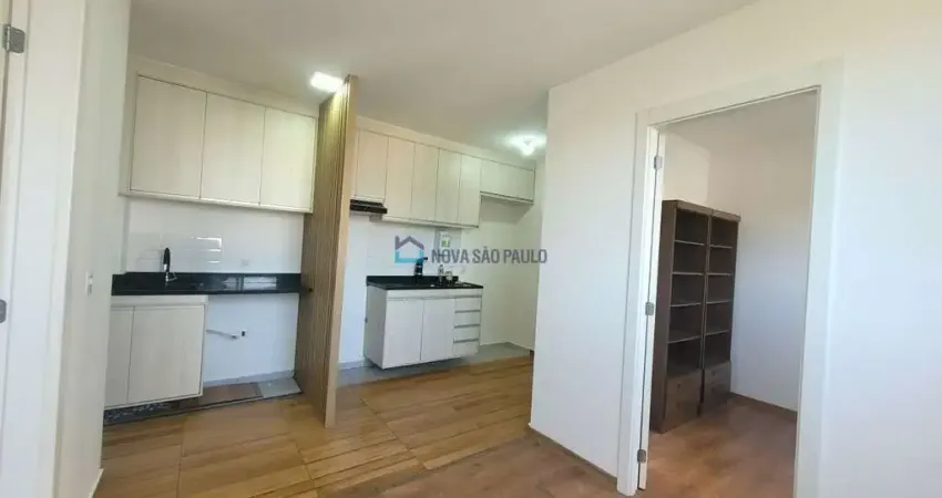 Apartamento à venda com 2 dormitórios na Vila Guarani a 500 metros metrô Conceição.