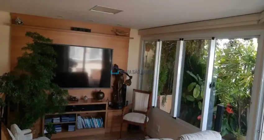 Cobertura de 155m², 2 dormitórios, 1 suíte sr e sra, 3 vagas.