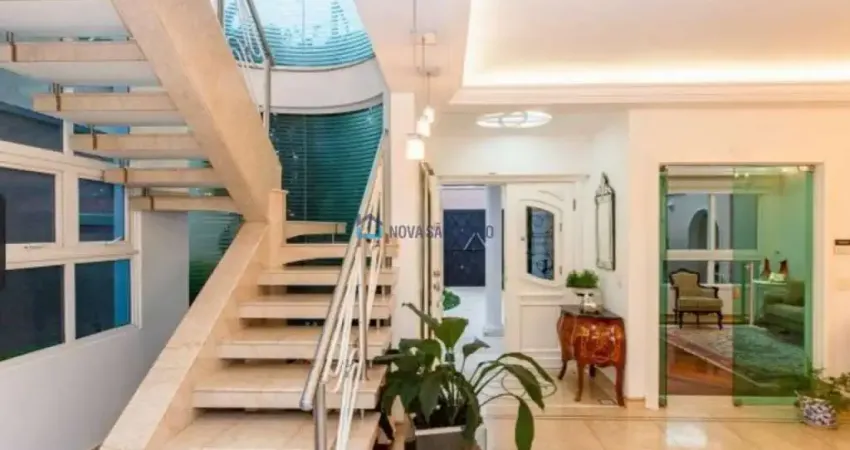 Mansão Suspensa Jardim da Saúde  com 4 dormitórios, 2 suítes e quintal