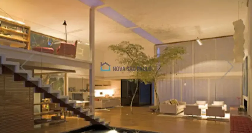 Casa alto padrão na Chácara Monte Alegre | 3 Suítes | 4 Vagas