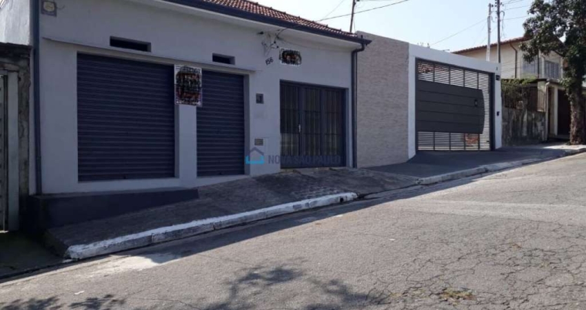 Casa térrea com salão comercial totalmente independente