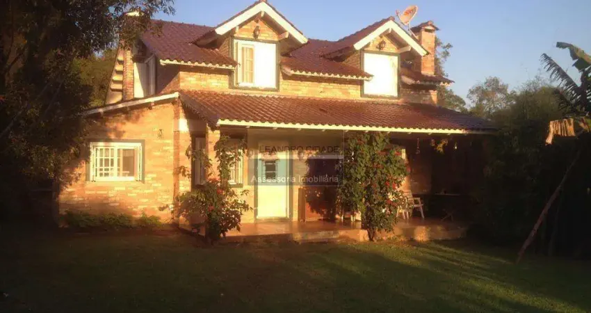 Casa de condomínio 3 dormitórios à venda no Bairro Cantegril com 160 m² de área privativa - 2 vagas de garagem