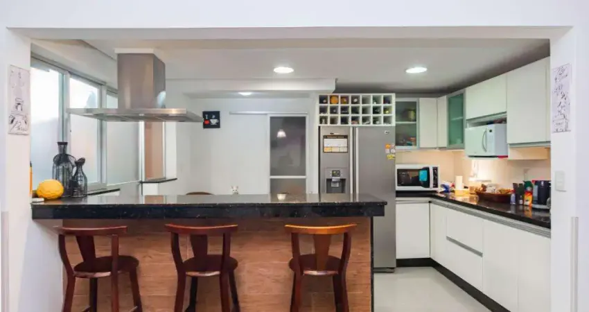 Apartamento 2 dormitórios à venda no Bairro Petrópolis com 81 m² de área privativa - 1 vaga de garagem