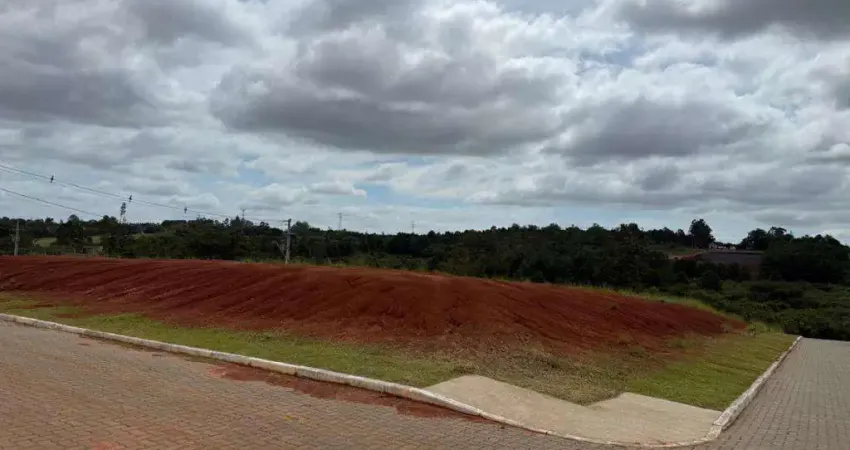 Terreno / Lote / Condomínio à venda no Bairro Vila Augusta com 180 m² de área privativa