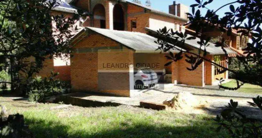 Casa de condomínio 3 dormitórios à venda no Bairro Condomínio Condado de Castella com 480 m² de área privativa - 2 vagas de garagem