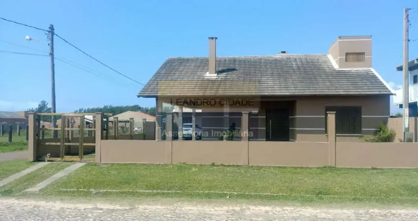 Casa 3 dormitórios à venda no Bairro Zona Nova com 138 m² de área privativa - 8 vagas de garagem