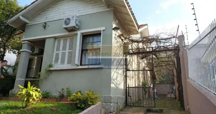 Casa 3 dormitórios à venda no Bairro Jardim Lindóia com 90 m² de área privativa - 2 vagas de garagem
