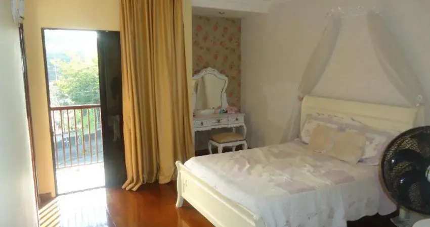 Sobrado à venda, 277 m² por R$ 1.350.000,00 - Parque Jaçatuba - Santo André/SP