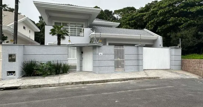 Casa com 5 quartos à venda no América, Joinville 