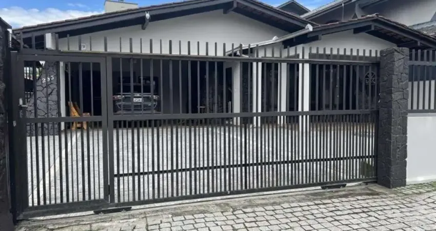 Casa com 3 quartos à venda no Santo Antônio, Joinville 