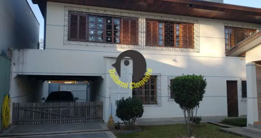 Casa com 340m², terreno de 530m², 4 dormitórios à venda no bairro jardim Social.