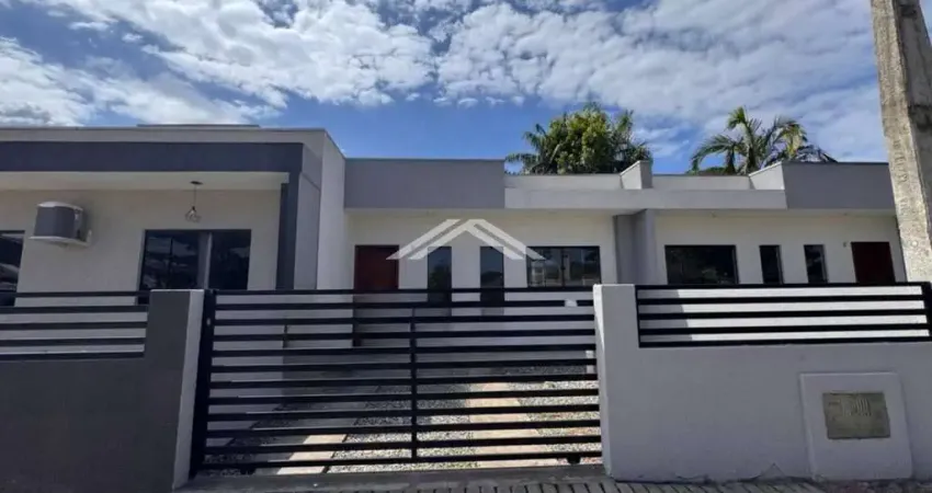 Casa 02 à venda por R$ 289.00,00 - Balneário Santa Clara - Itapoá SC
